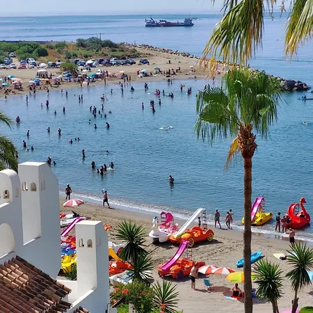 Emp 15, Large Beachside Apartment, El Coral, Apartment Estepona
