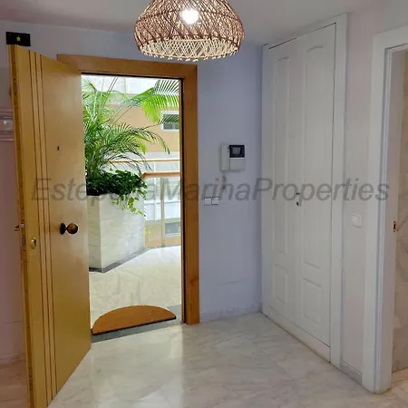 Emp 15, Large Beachside Apartment, El Coral, Διαμέρισμα *
